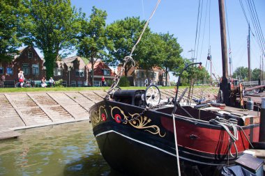 Limandaki güzel gemi manzarası
