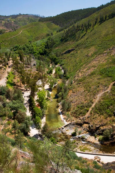 Dağların güzel manzarası