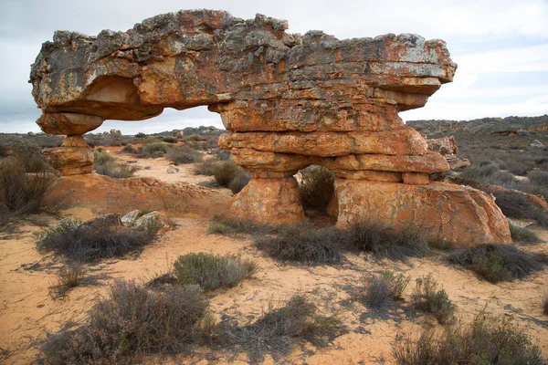 Formación Rocosa Erosionada Típica Cima Paso Montaña Desierto Karoo Sudáfrica — Foto de Stock