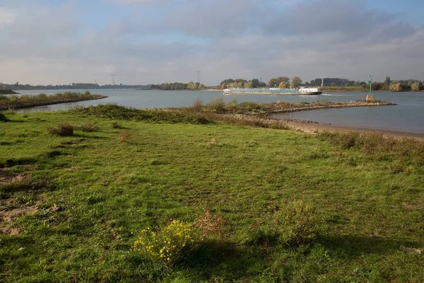 Beau Paysage Avec Une Rivière Summe — Photo