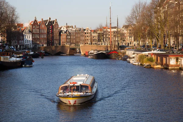 Typisch Holländische Bauten Amsterdamer Grachtengürtel Mit Straßenleben — Stockfoto