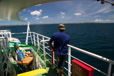 Deniz konsepti, feribot güvertesinden manzara. yaz tatili