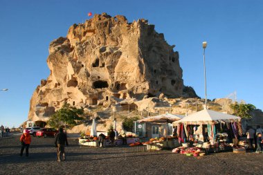 Uhisar, Nevehir ilinin Kapadokya ilçesine bağlı bir köydür..