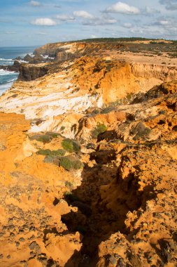 Güzel kayalık deniz manzarası