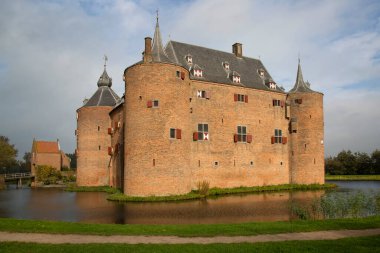 Ammersoen Kalesi Ammerzoden 'de yer almaktadır.