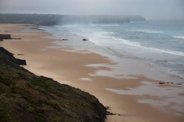 Deniz kıyısının güzel manzarası