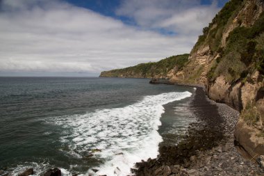 Deniz kıyısının güzel manzarası