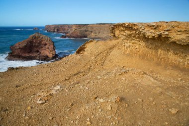 Portekiz 'in batı kıyısındaki güzel deniz manzarası