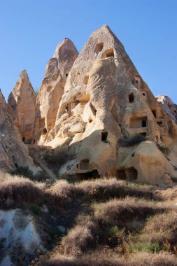 Kapadokya Türkiye 'nin ünlü antik kaya evleri