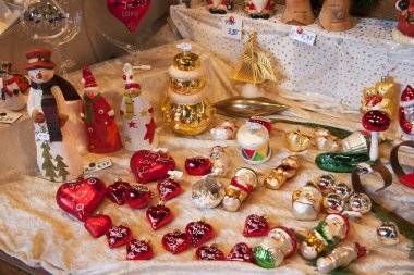 Piyasada Noel süslemeleri