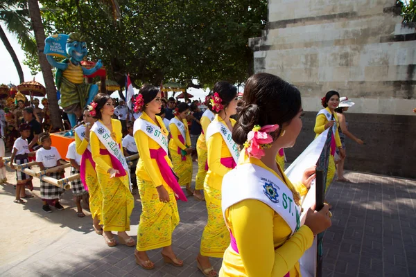 Jonge Aziatische Vrouwen Traditionele Feestelijke Thai Kleding Reizen Schot — Stockfoto