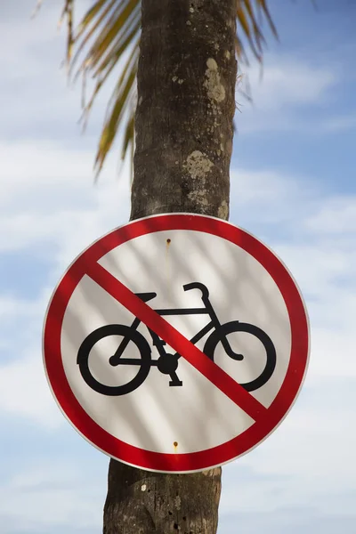 Cartello Della Bicicletta Sulla Strada — Foto Stock