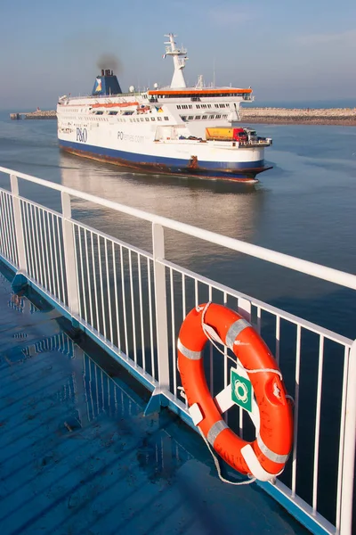 Zicht Het Schip Dat Naar Pier Komt — Stockfoto