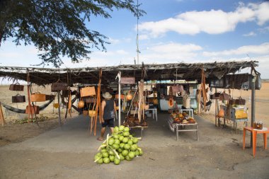 Köyde eski bir evde..