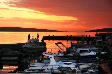 defne üzerinde güzel gün batımı