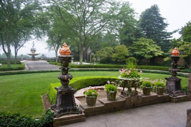 Bahçeli güzel Rockefeller malikanesi 