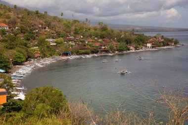 Nehrin üzerinde deniz manzarası