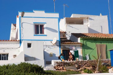 Şehirdeki köy manzarası.