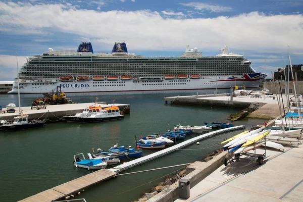 Scenic View Boats Moored Waterfront — Stock Photo, Image