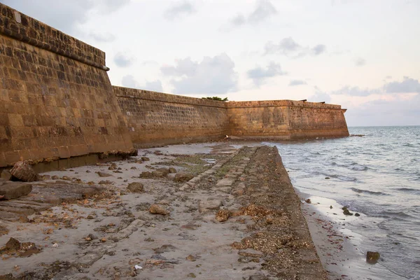 Голландский Исторический Форт Xvii Века Возле Береговой Линии Пляже — стоковое фото