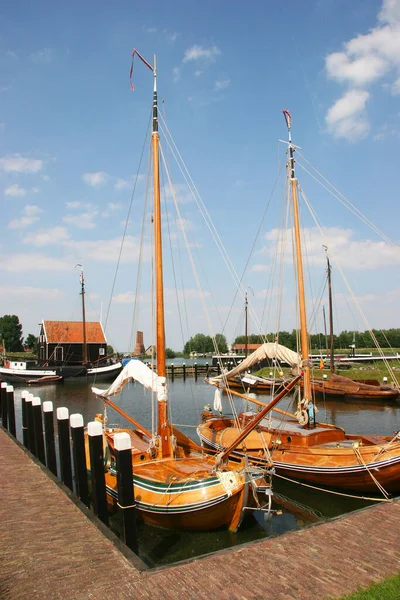 네덜란드 의운하에 목선들 — 스톡 사진