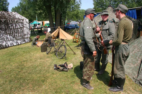 Simulated Battle Wars Historical Costumes Old Cars — Stock Photo, Image