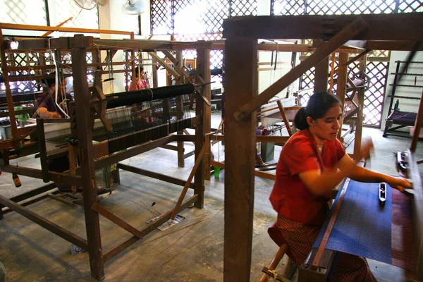 Women Working Fabric Silk Fabric Production Concept — Stock Photo, Image