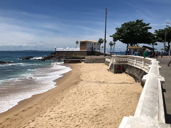 Akdeniz kıyısı manzarası 