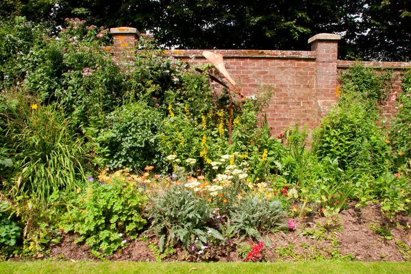 Schöner Anwesen Garten Blick — Stockfoto