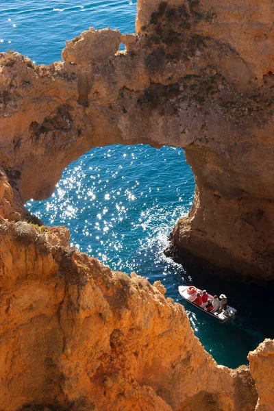 Typische Toeristische Ruige Afbrokkelende Instabiele Algarve Kliffen Kust Met Rotsachtige — Stockfoto
