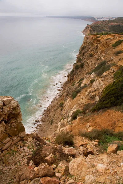 Güzel kayalık deniz manzarası