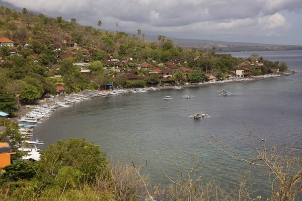 Nehrin üzerinde deniz manzarası