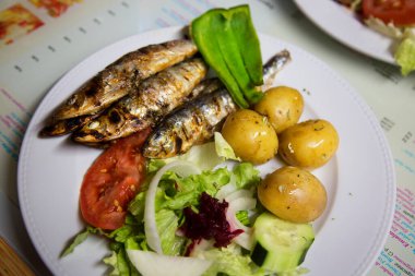 Sebzeli ızgara balık