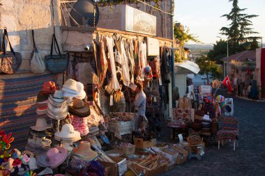 Şehirdeki geleneksel sokak pazarı  