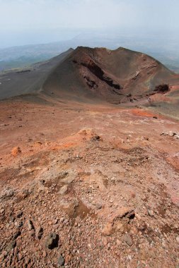 Plato dağlarındaki volkanik vadi manzarası 