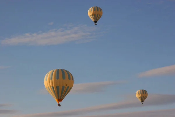 Sıcak Hava Balonları Gökyüzünde Kapadokya — Stok fotoğraf