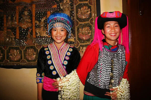 Mensen Traditionele Thaise Kostuums Getoond Thailand — Stockfoto
