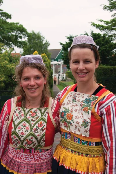 Young Women Traditional Costumes — Stock Photo, Image