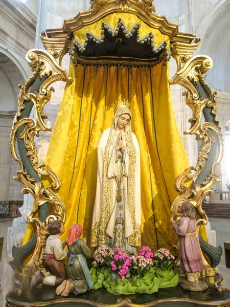 Estatua Virgen María Situada Iglesia Pavía Italia Imágenes De Stock Sin Royalties Gratis