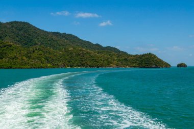 Langkawi, resmî adıyla Langkawi, Malezya 'nın kuzeybatısında, Andaman Denizi' nin yaklaşık 30 km açığında yer alan bir takımada. Bu adalar Kedah eyaletinin bir parçasıdır. 