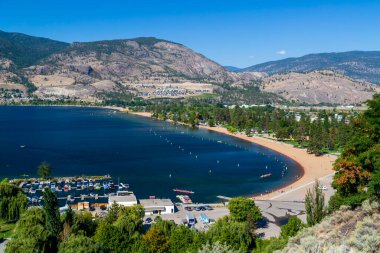 Okanagan Vadisi 'ndeki Skaha Gölü manzarası, Penticton, British Columbia, Kanada