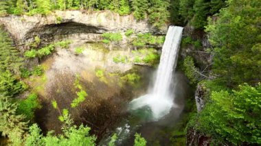 Brandywine Falls Provincial Park, Kanada 'nın British Columbia şehrinde, Garibaldi ve Whistler, British Columbia arasında yer alan 99. otoyolun bitişiğindeki eyalet parkı. 70 metrelik (230 ft) şelale Brandywine Creek üzerindedir..