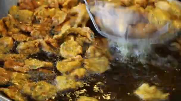 Torte Pesce Tailandese Chiamato Tod Mun Pla Cottura Olio Fresco — Video Stock