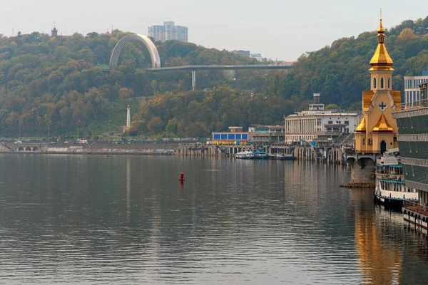 Kiev Ucrânia Outubro 2020 Vista Panorâmica Manhã Paisagem Urbana Aterro — Fotografia de Stock