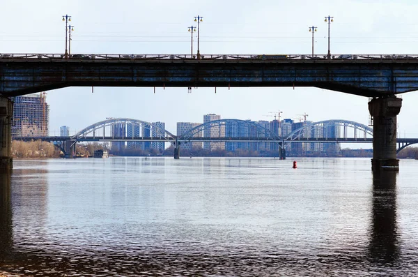 Ним Знаходиться Знаменитий Міст Патон Арочний Залізничний Міст Силуети Висотних — стокове фото