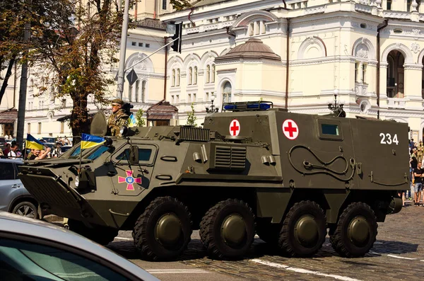 stock image Kyiv, Ukraine-August 24, 2021:Military parade of 30 years Independence Day of Ukraine. The BTR-4-3- armored ambulance vehicle designed for evacuation the wounded from the battlefield.