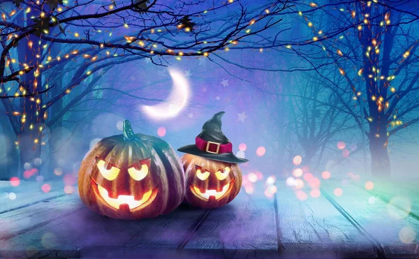 Decorazione Sfondo Festivo Halloween Toni Viola Blu Due Zucche Incandescenti — Foto Stock