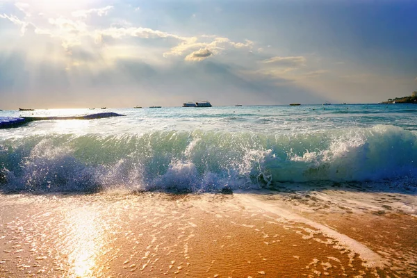 Hermoso Paisaje Marino Playa Colorido Natural Atmosférico Con Rayos Sol —  Fotos de Stock