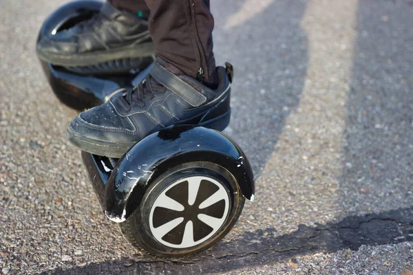 Menino Parque Brincando Com Hoverboard — Fotografia de Stock