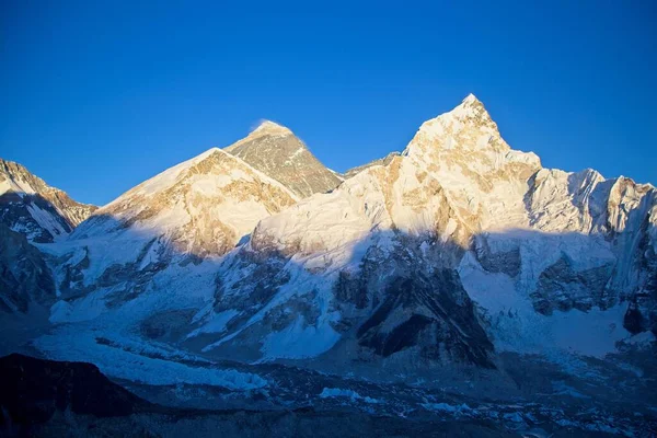 Solen Kastar Skugga Över Himalayas Berg Everest Circuit Nepal — Stockfoto
